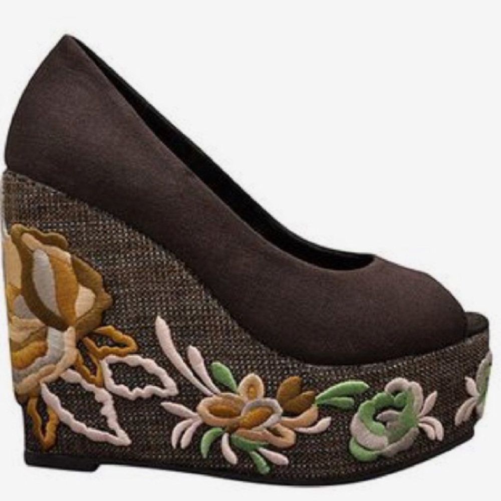 Very Volatile Brown Embroidered Wedge Heels Size 8